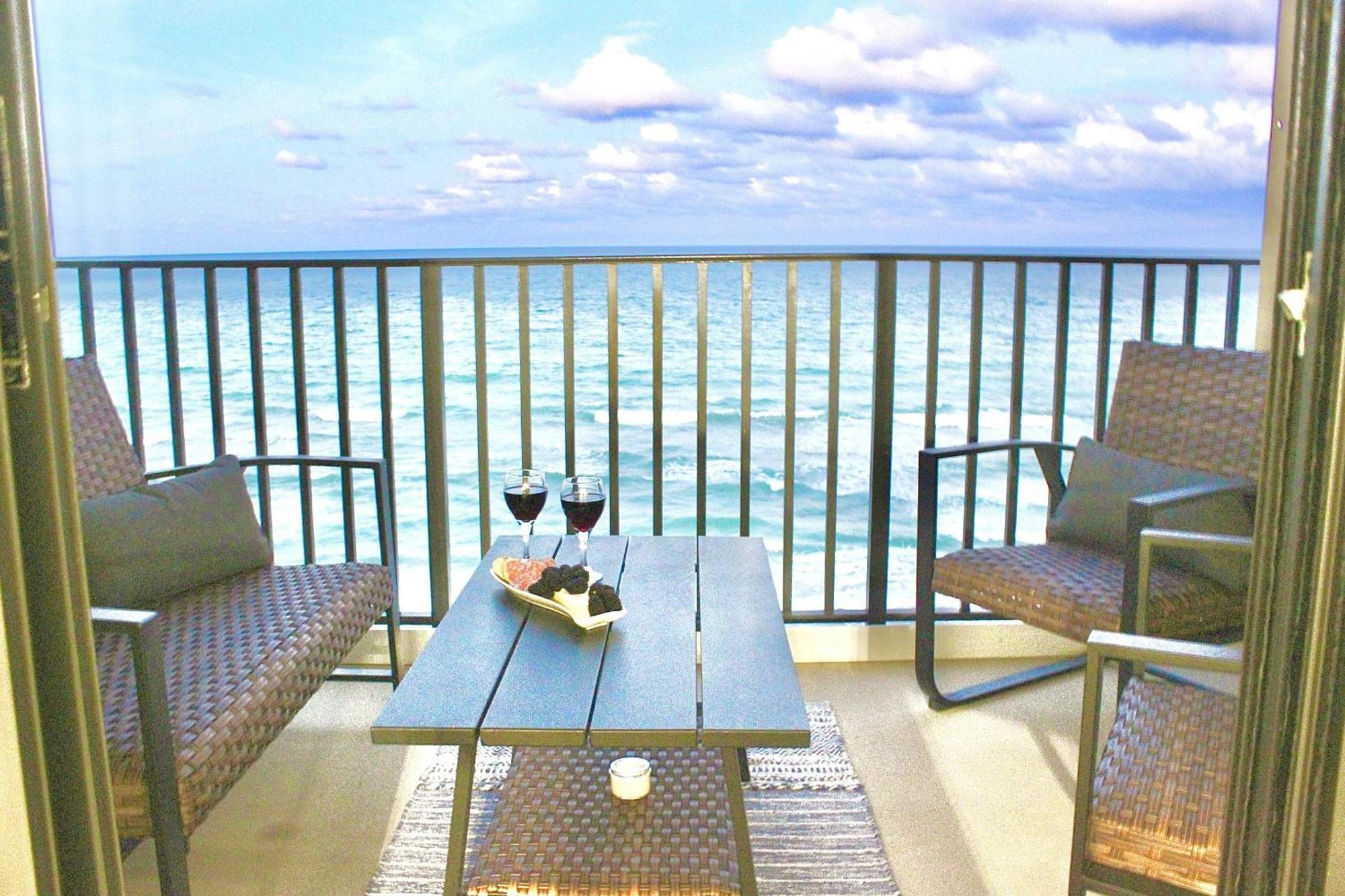 Ocean Breeze Condo 옌슨비치 외부 사진